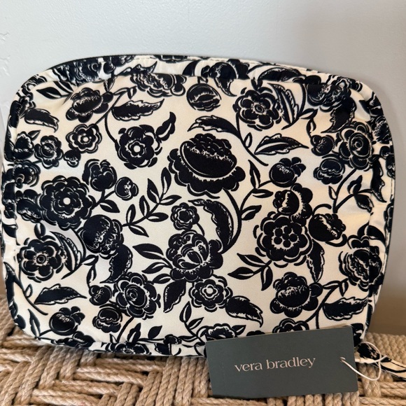 Vera Bradley Handbags - NWT Vera Bradley Cord Organizer Zippered Pouch